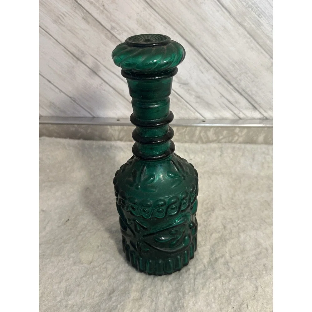 Vintage Jim Beam Kentucky Derby Glass Decanter 1968 Emerald Green With Stopper